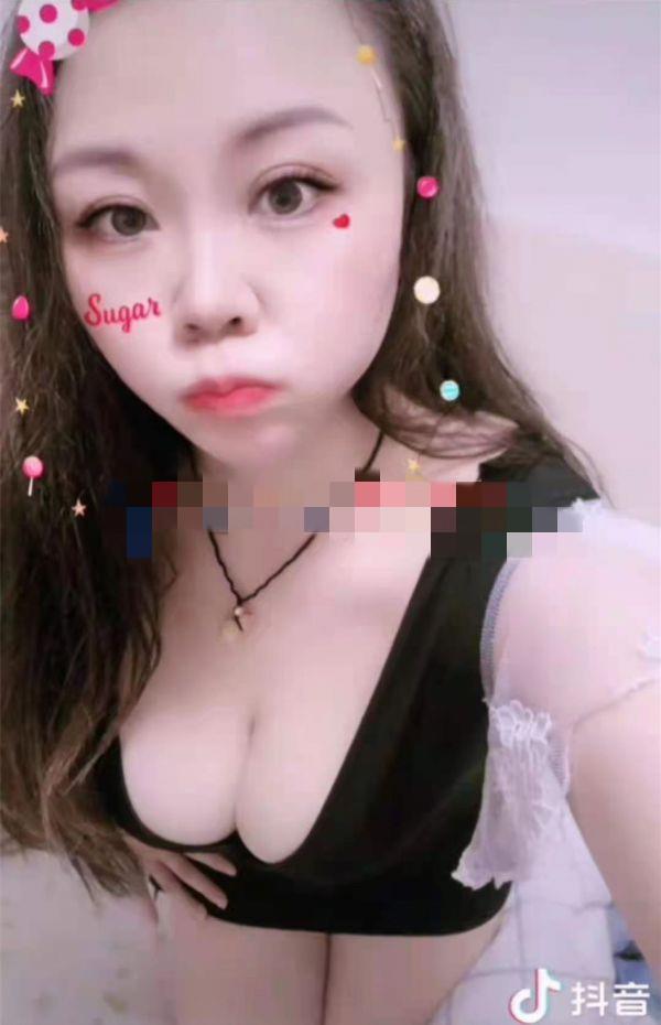 服务型小姐姐依依 第1张