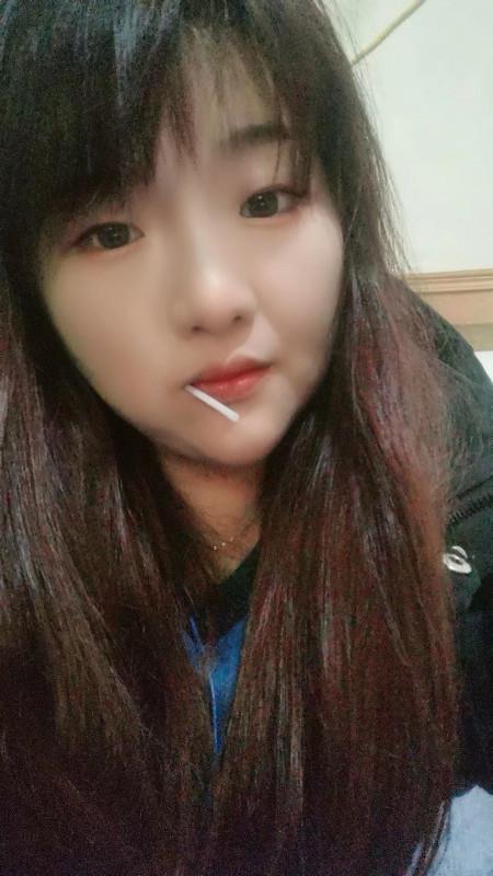 年轻的小胖妹 第1张