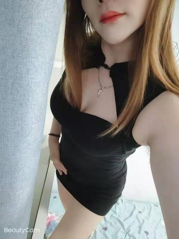 双飞服务型人妻 第2张