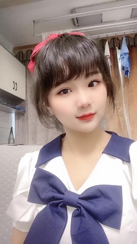 身材娇小的依依 第1张