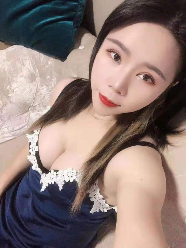 玩剧情的小姐姐 第1张