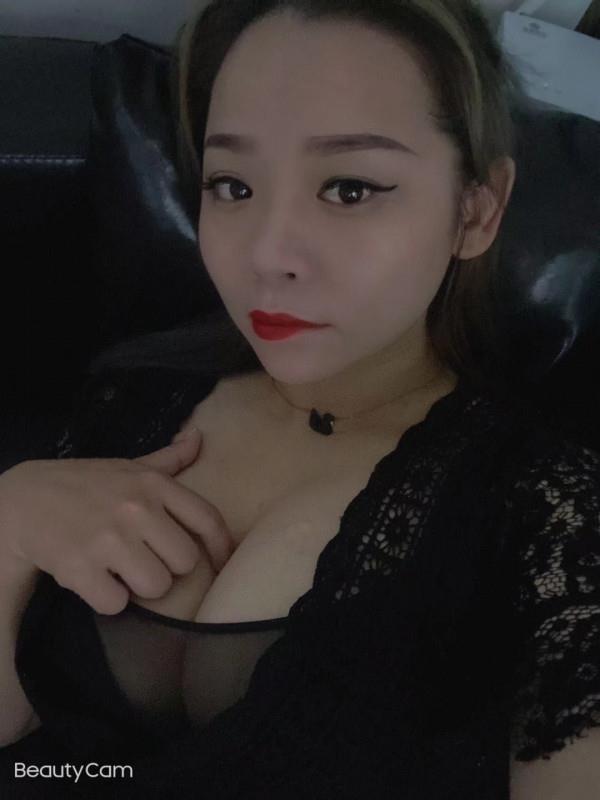 大胸少妇雯雯 第2张