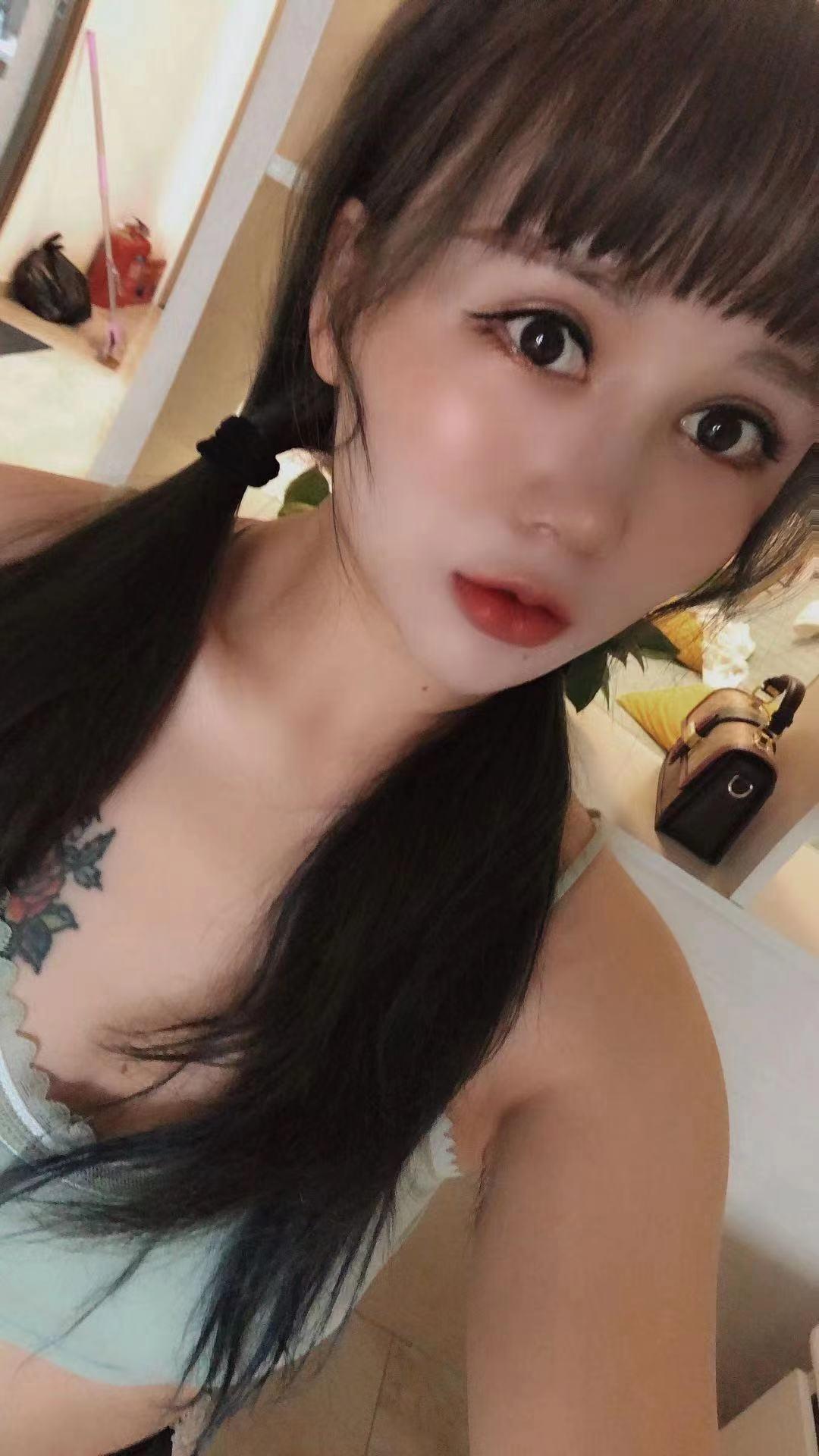 象湖小巧玲珑小少妇 第1张