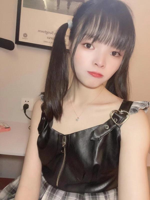 三山街小萝莉暖暖 第1张
