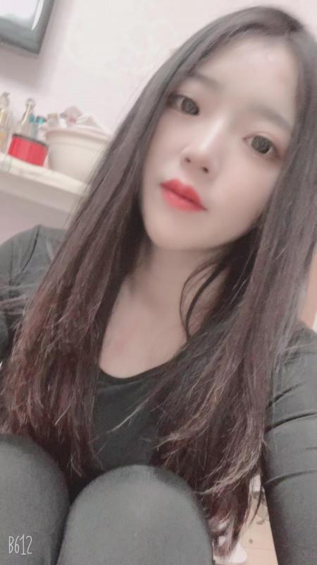 电力医院附近的开朗妹子 第2张