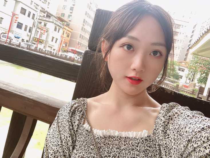青岛崂山小姐姐 第1张
