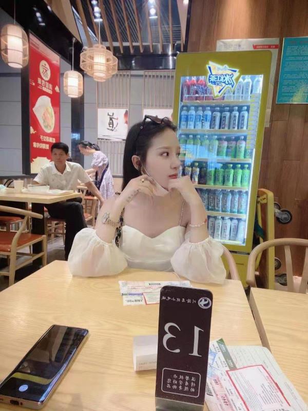 静安刚下海嫩妹 第2张