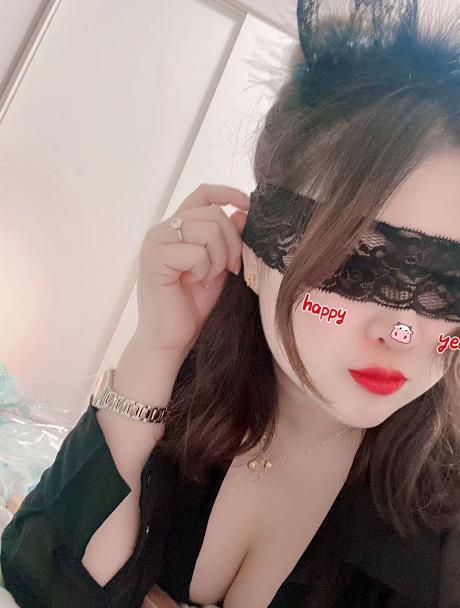38D胸大南山妹子 第2张