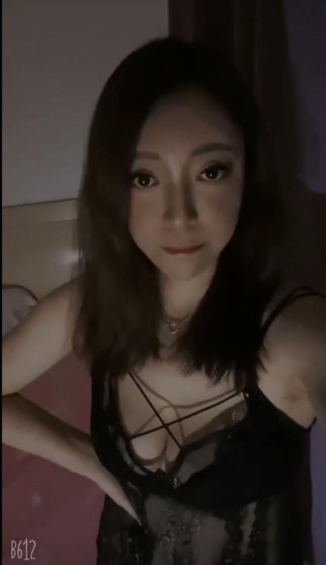 小桃子 第1张