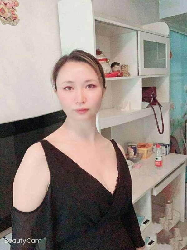 性感丰满高挑美女 第1张