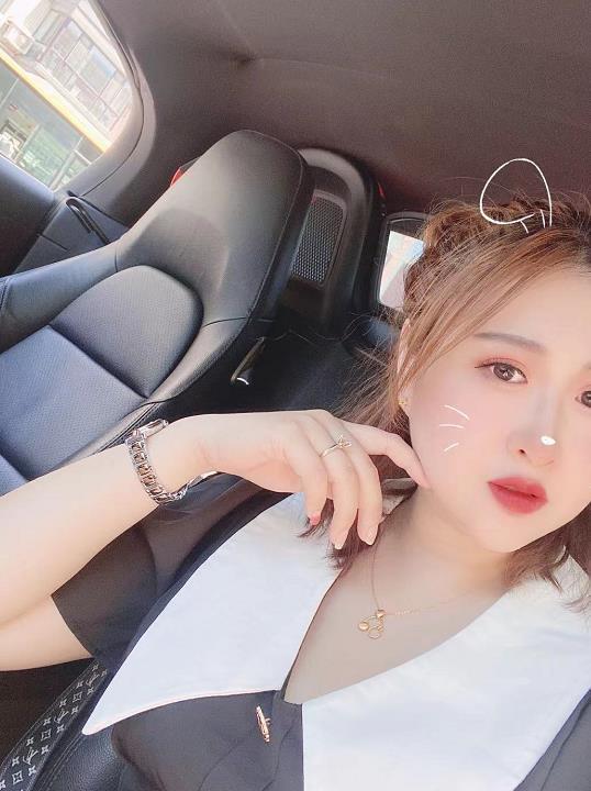 胸大南山妹子 第2张
