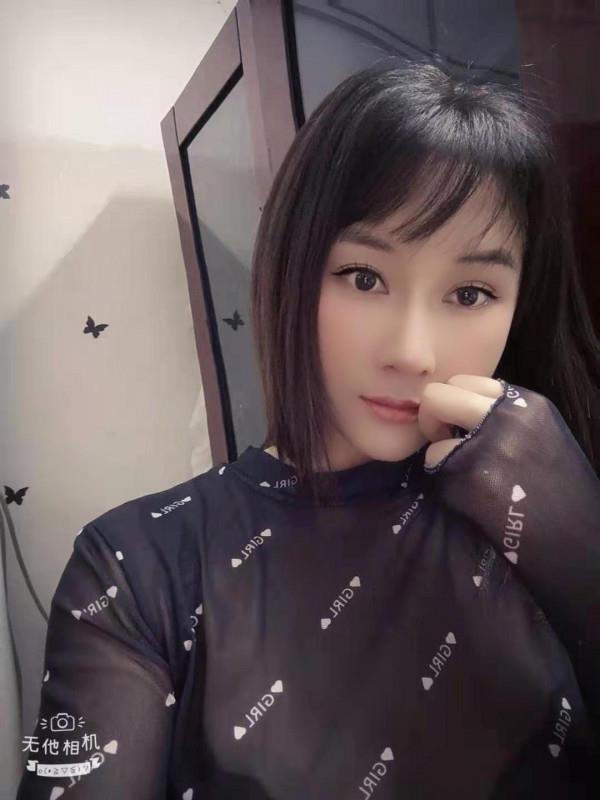 天然大胸御姐臻昕 第2张