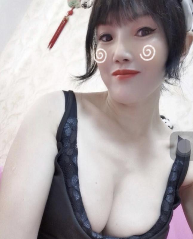 分享一个便宜熟女 第1张