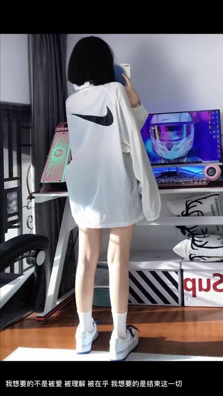 超大车头灯小姐姐 第2张
