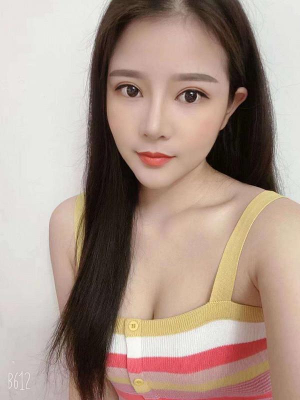 龙华民治温柔气质美女 第2张