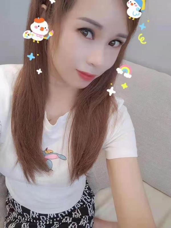 中山小榄白虎妹子 第1张
