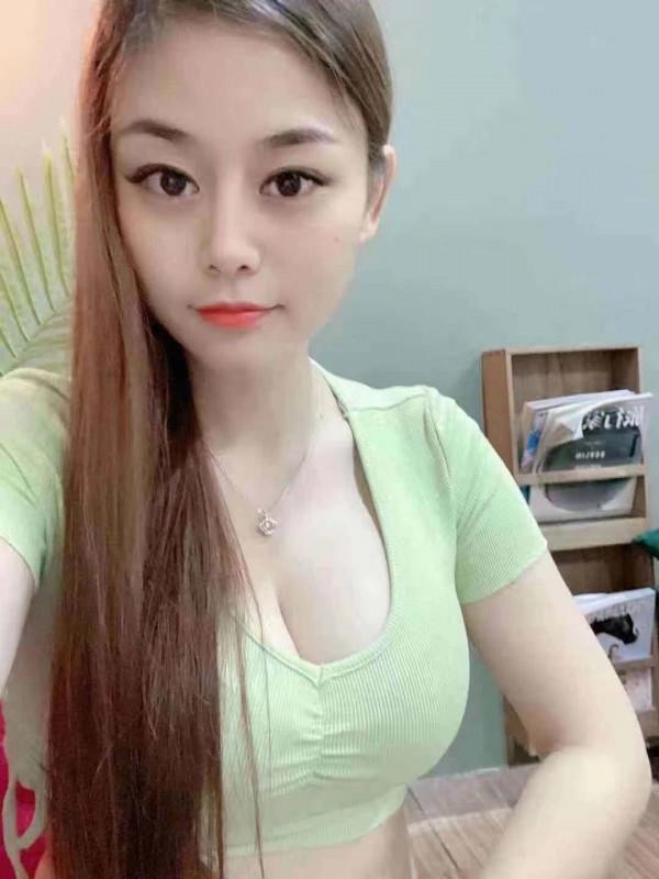 新街口小姐姐 第1张