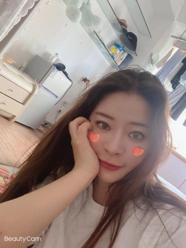 罗湖美臀Demi 第1张