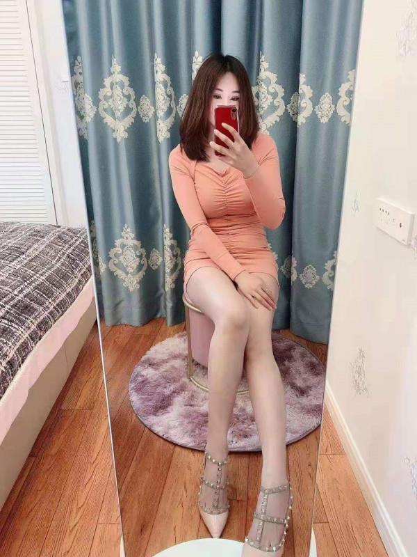 万胜围小姐姐 第2张