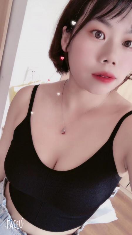 阳澄湖边的瑜伽小姐姐 第1张