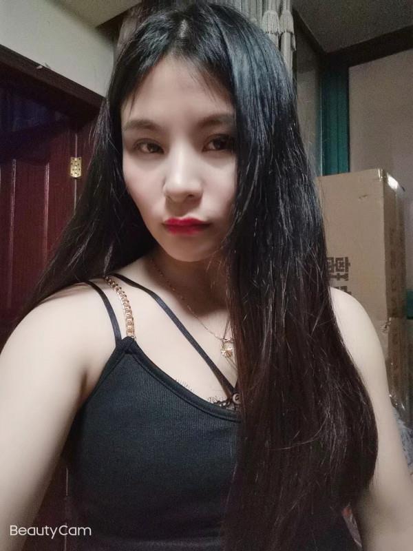汉口站美女 第1张