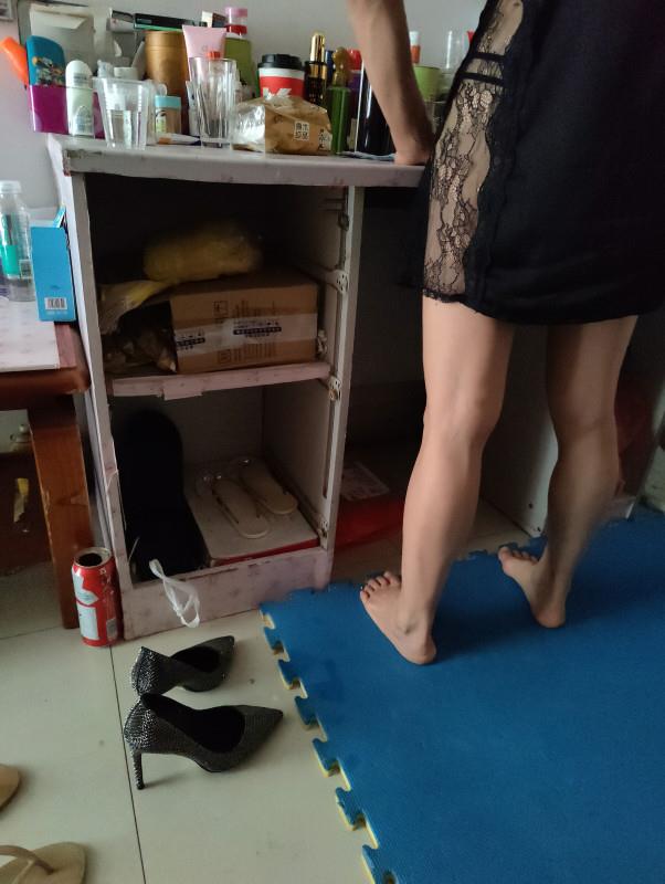 情趣内衣骚妇高跟 第1张
