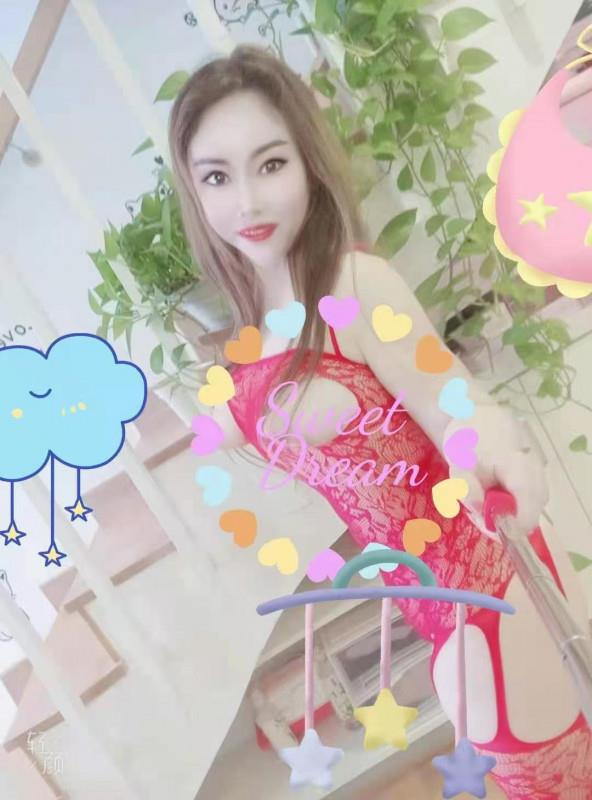 服务好的大胸熟女 第1张