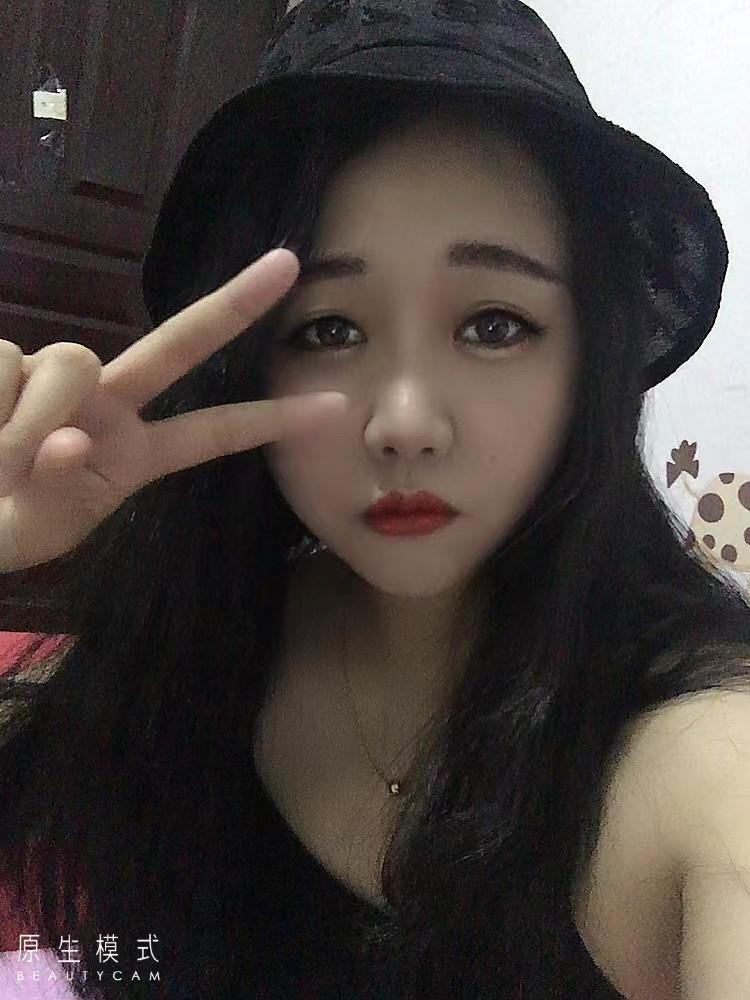 肉肉的妹子 第1张