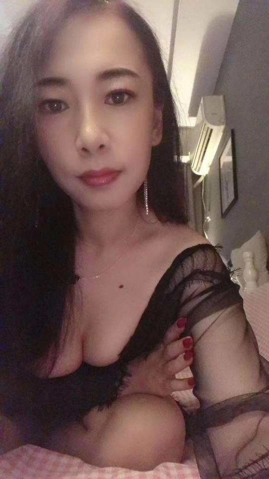 气质满满的熟女 第1张