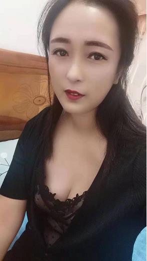 两个大胸妹妹 第1张