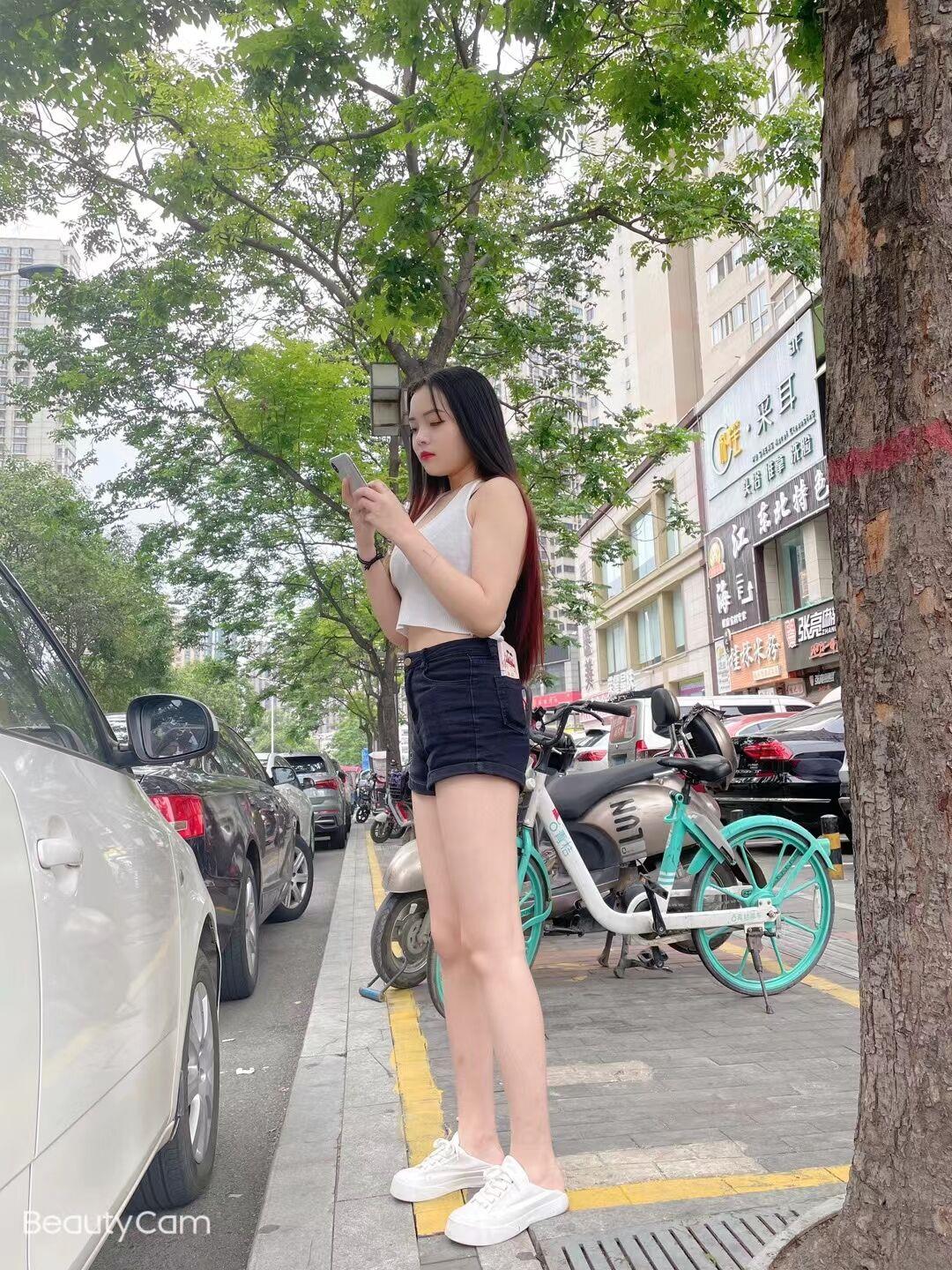 18岁巨乳妹子，服务也不错 第1张