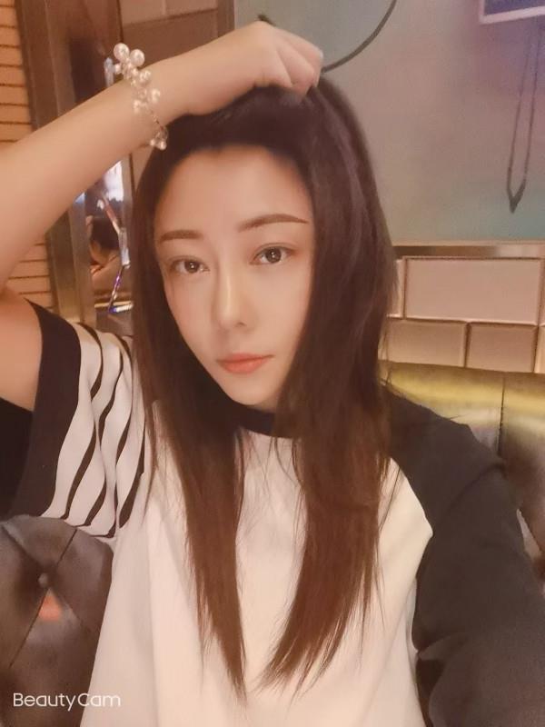 雨花客厅小妖 第1张