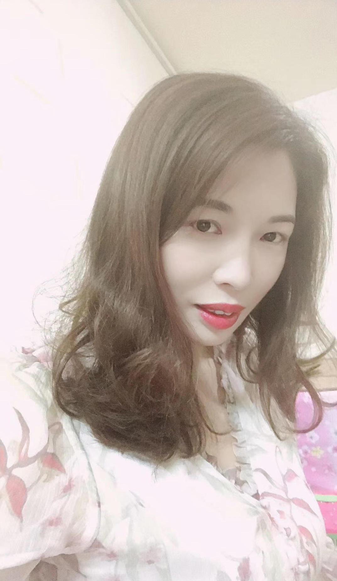 性价比超高的大胸熟女 第1张