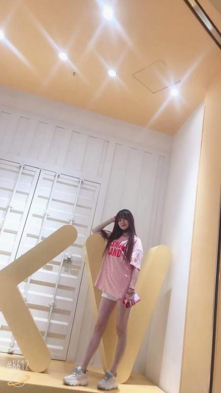 万胜围不错的妹子 第1张