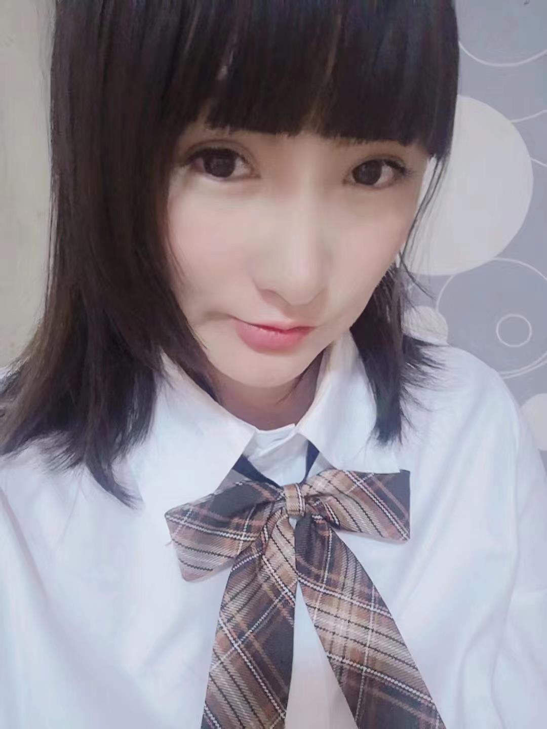 靠谱妹子可双 第1张