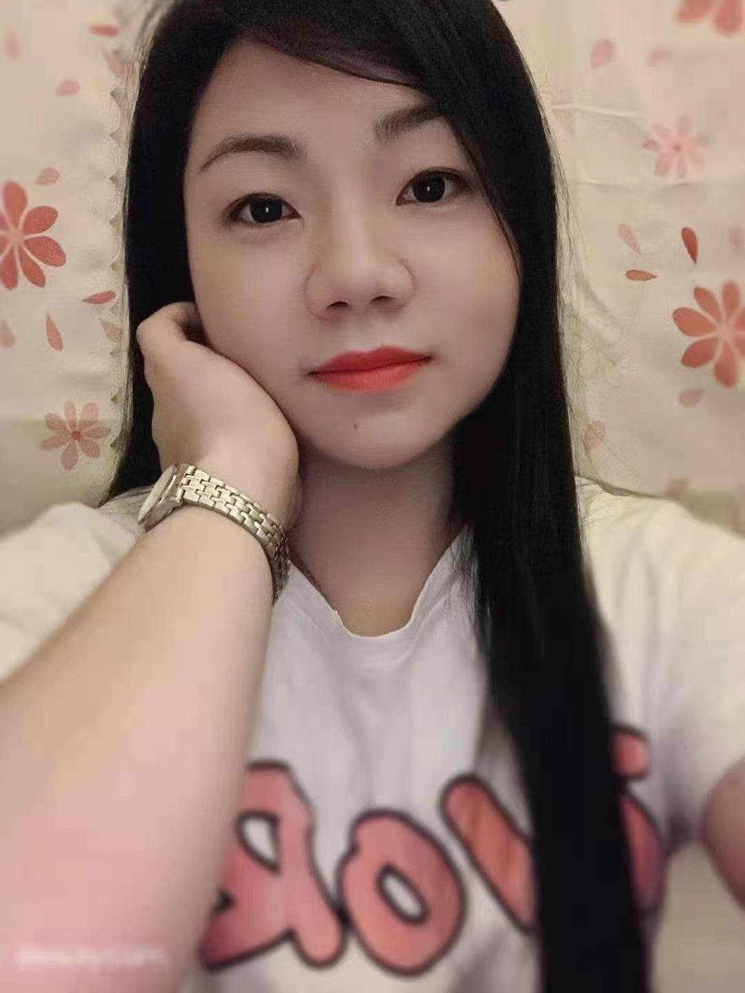 喜欢纹身丝袜的熟女来 第2张