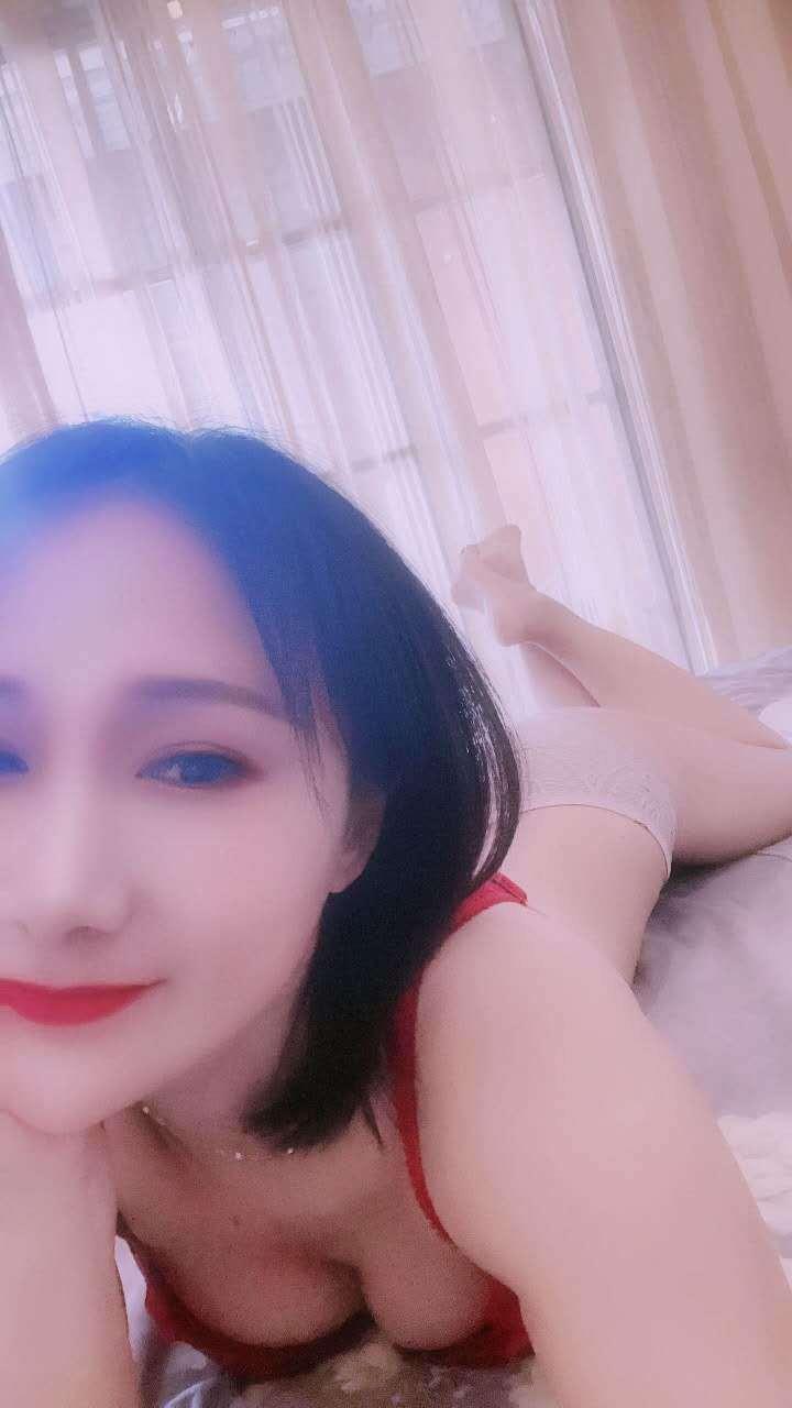 龙岗小依白嫩水多 第1张