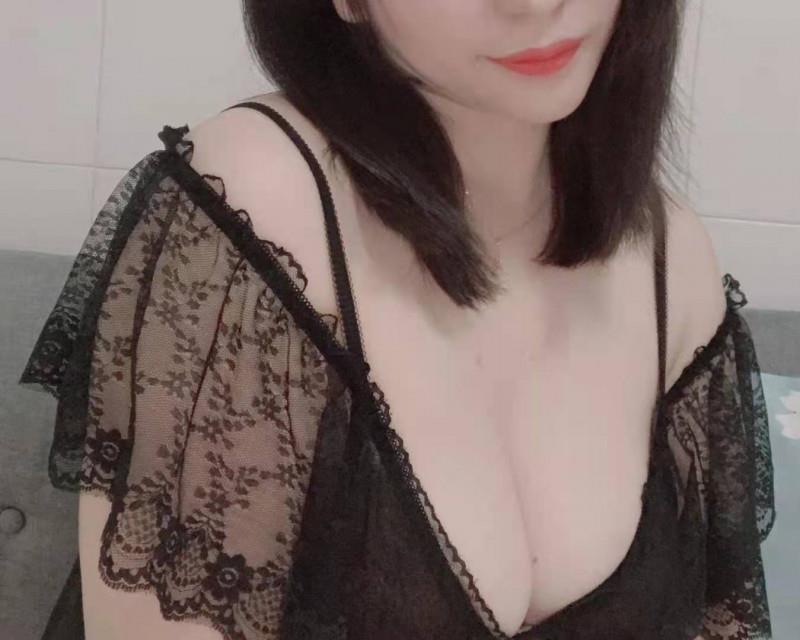 服务系丰满熟妇 第3张