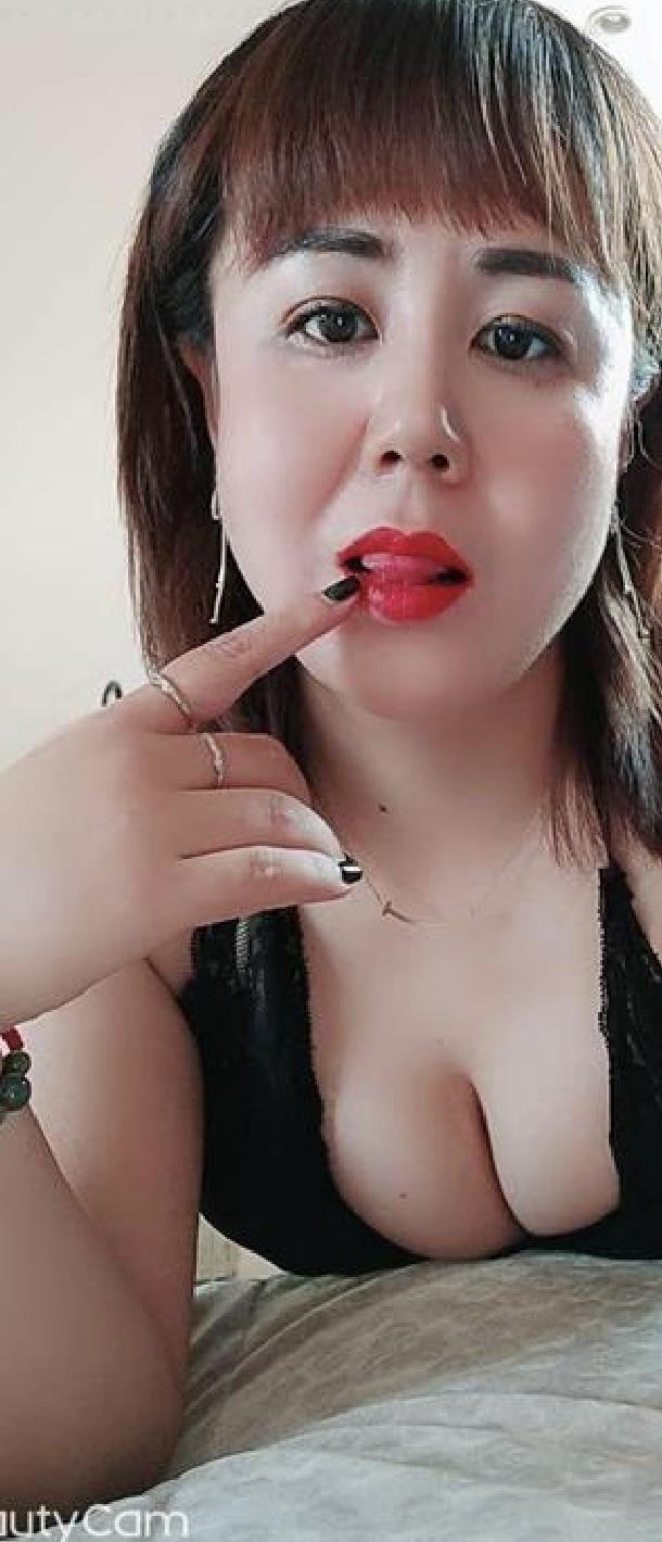 肉感熟女可三通 第1张