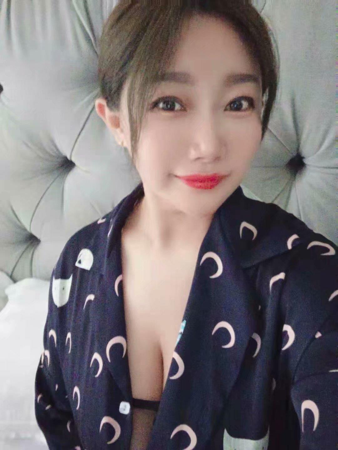 大奶F杯，保证给你搞服 第2张