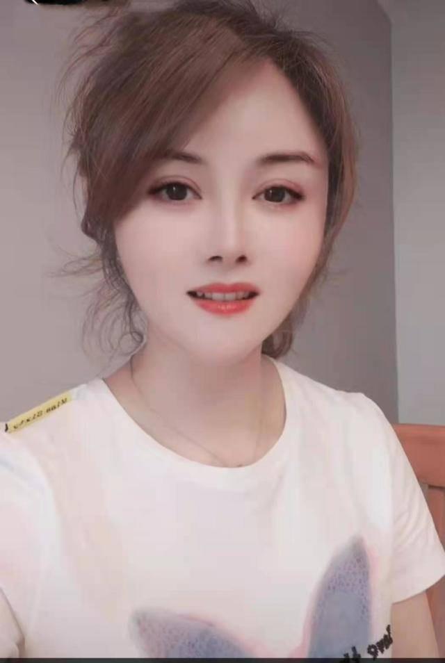 三山街少妇 第2张