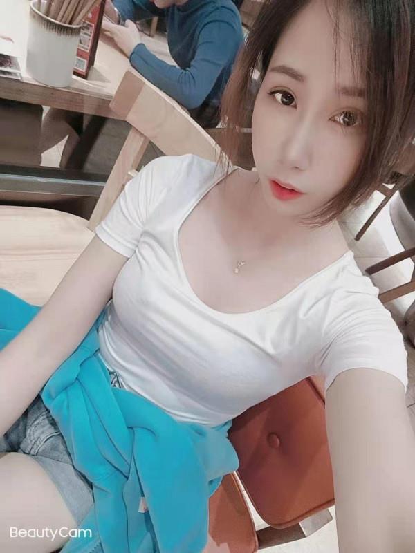 温柔美腿小美女 第1张