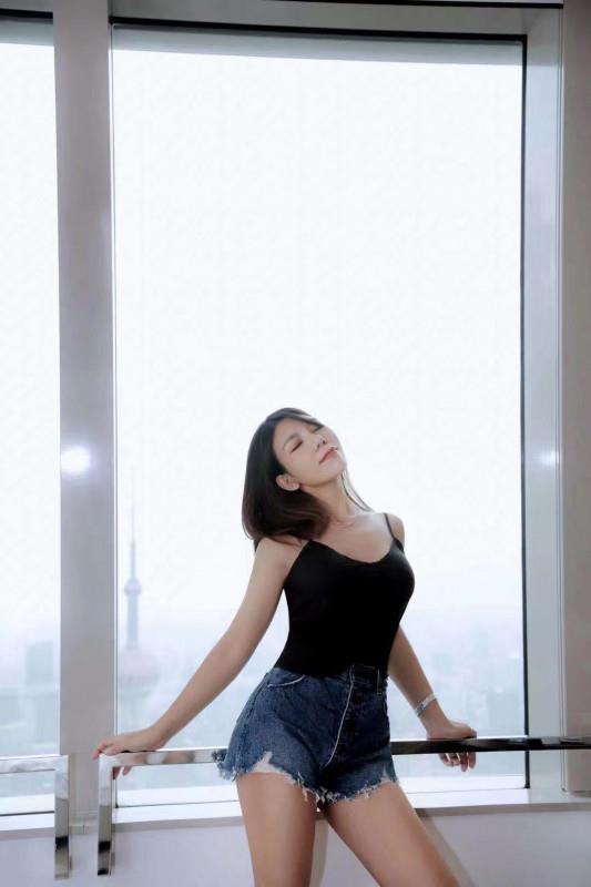 推油美女 第4张