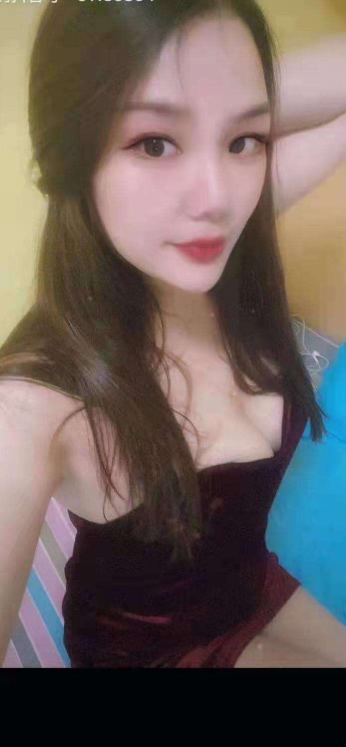 石岩娜娜 第1张