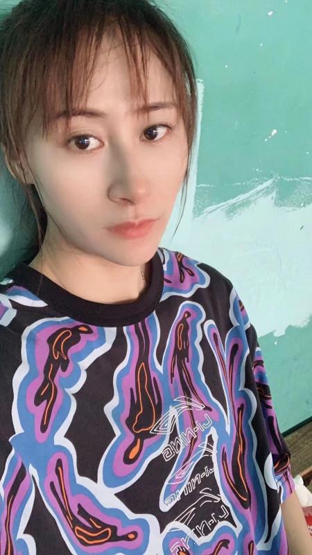 高气质美女又又 第2张