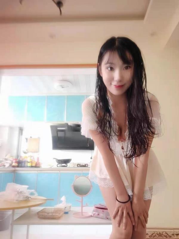 宝山小美女云朵 第1张