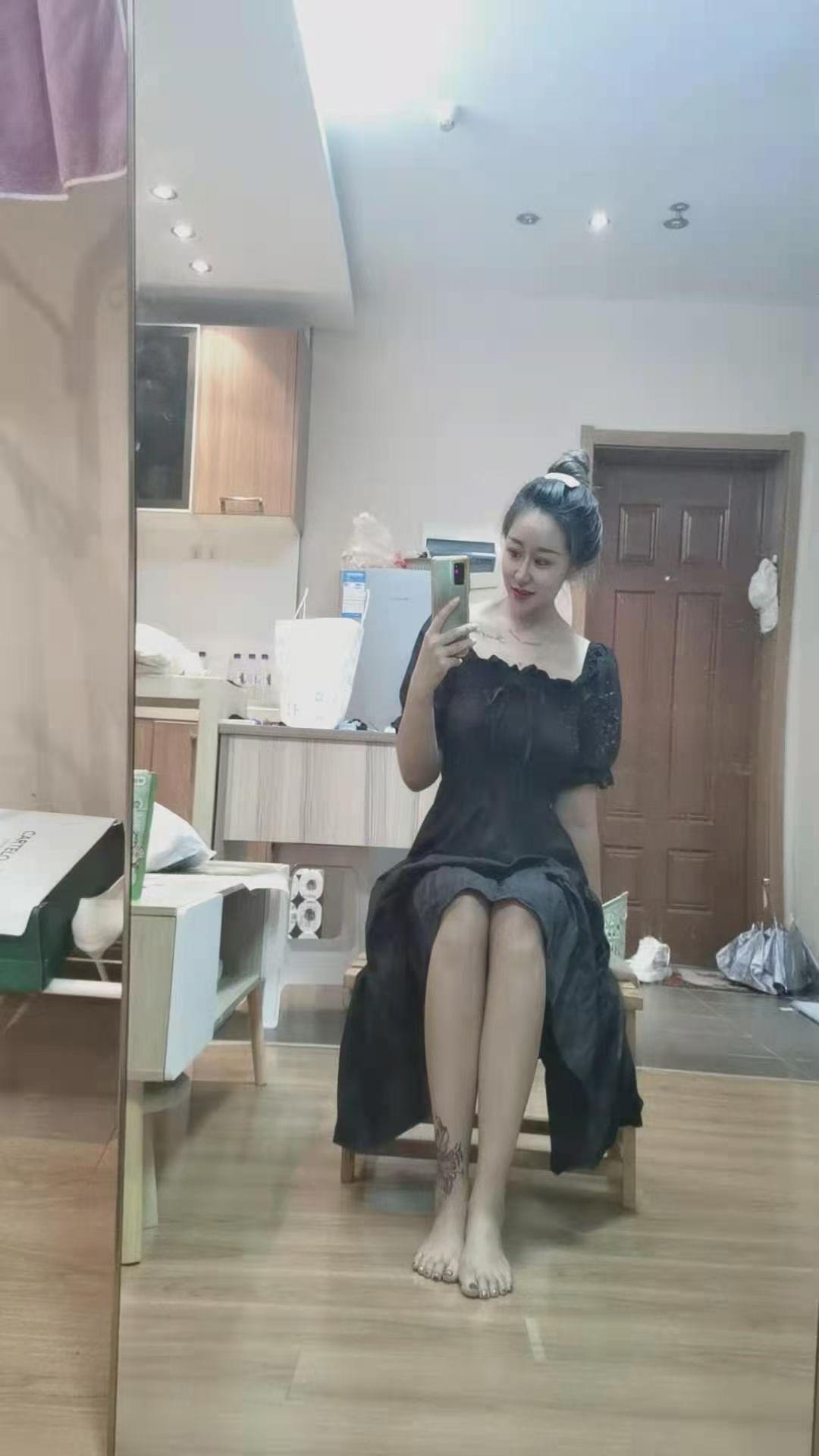 纹身劲爆小美女 第2张