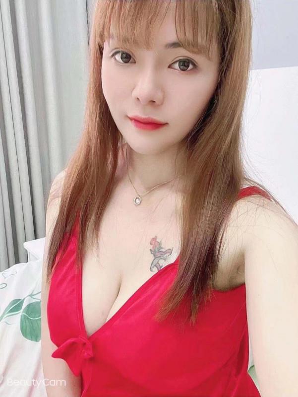 龙华性感少妇灵儿 第1张