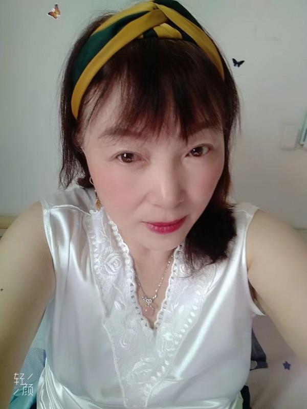 温柔可爱的老阿姨 第3张