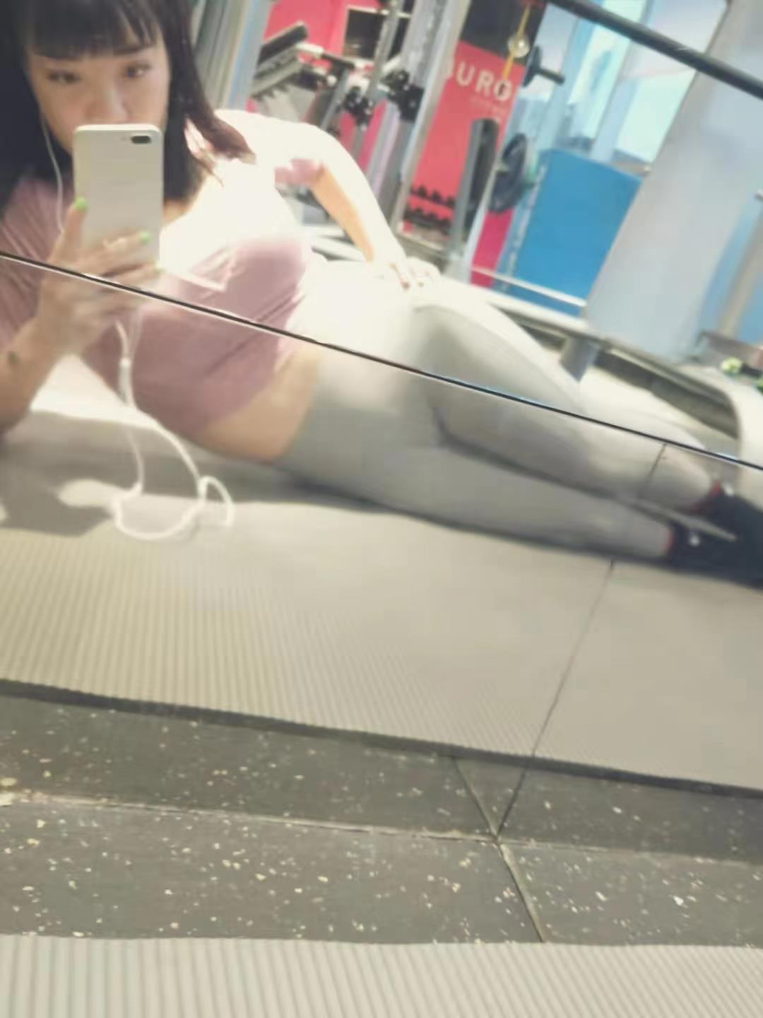 健身妹子 第2张
